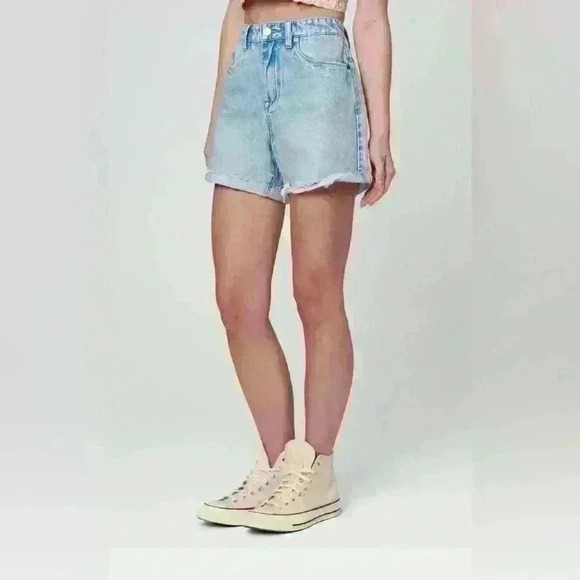 NEW Blank NYC The Perry “Mom Short” in color Party Everyday Jean Shorts Size 29 - Picture 3 of 6